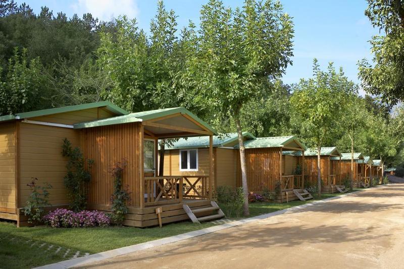 Bassegoda Park Albanya Exterior foto